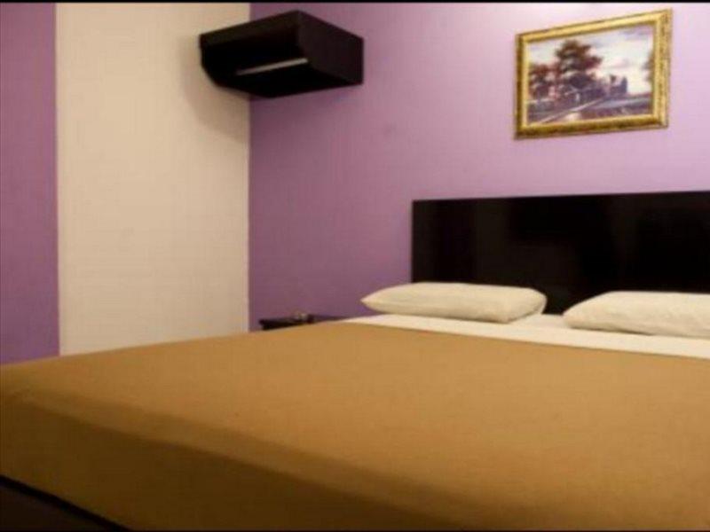 Ria Hotel