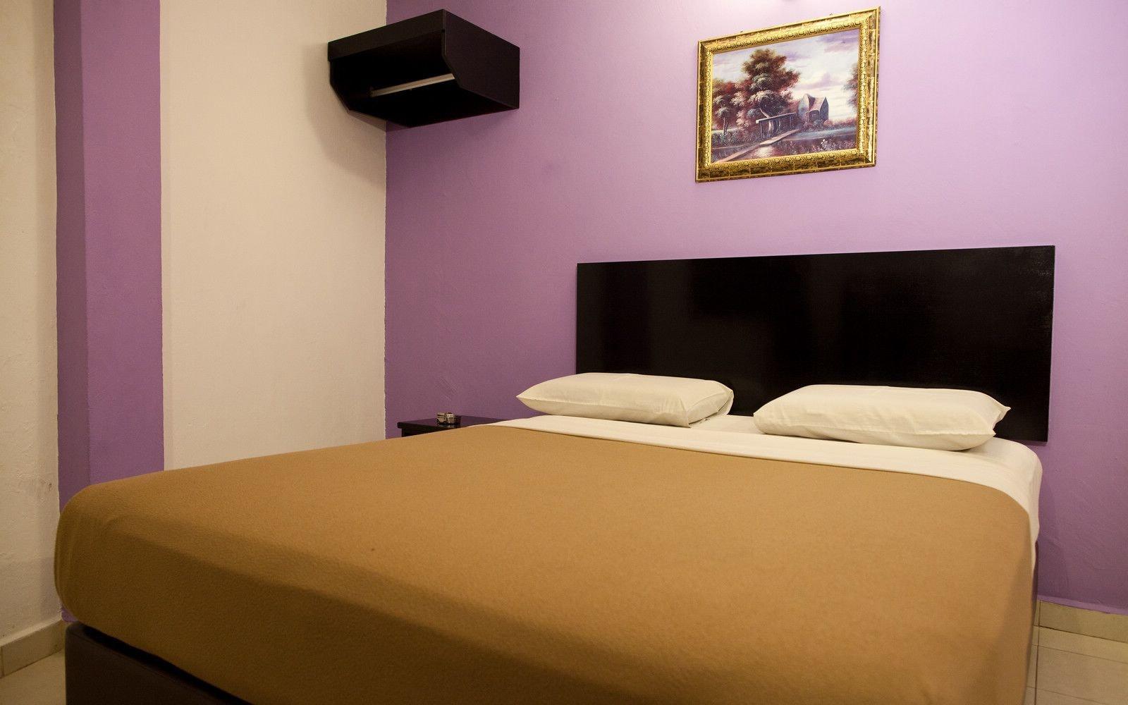 Ria Hotel 2*
