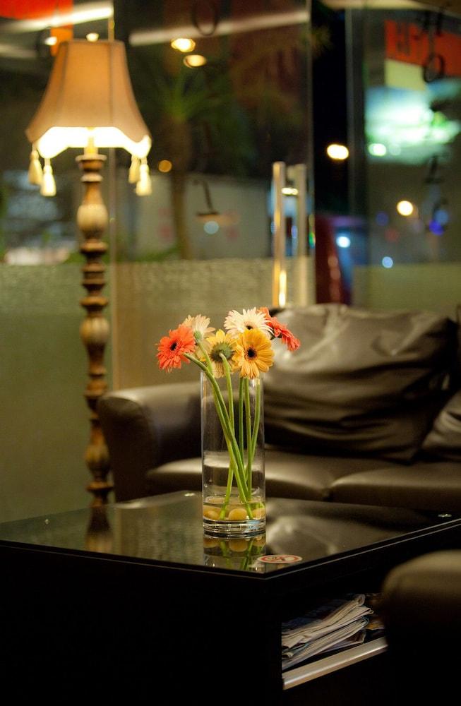 Ria Hotel 2*